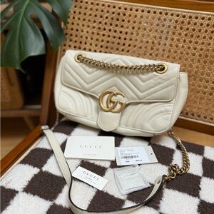 Gucci Ivory Quilted Leather Shoulder Bag